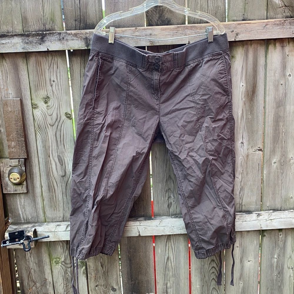New York & Company capris sz. 16
